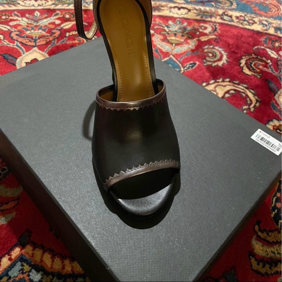 Authentic coach sandals size 7. Brand new. - Picture 2 of 3